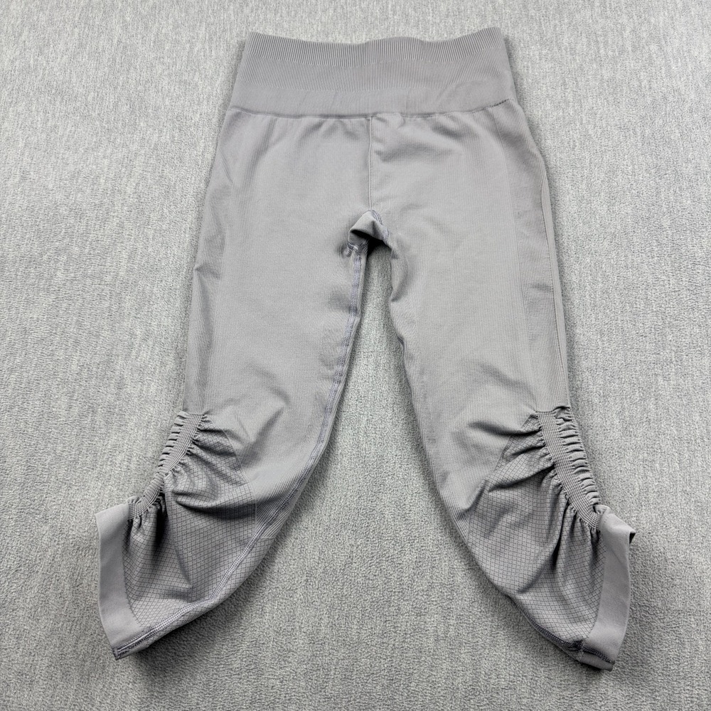 Lululemon‎ Leggings Women 4 Gray Awakening Crop 19" Taryn Toomey Collection Yoga